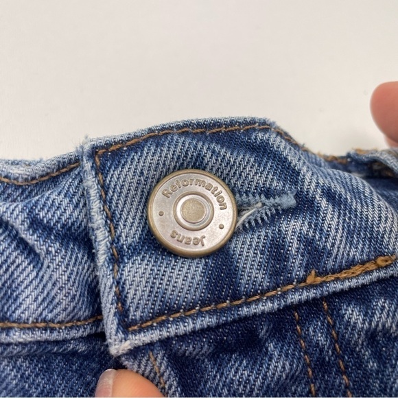 Reformation Charlie High Rise Jean Shorts Fauna Embroidered Floral Denim Size 26 - Picture 8 of 11